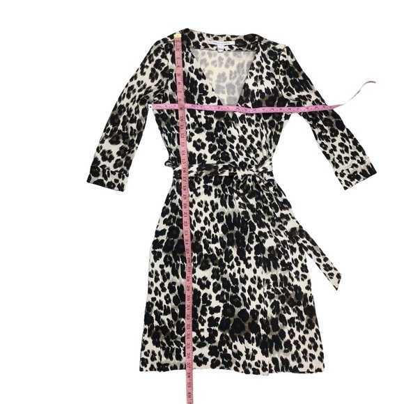 Diane von Furtstenberg silk wrap dress animal snow leopard print sz 4 New Julian - Picture 14 of 16